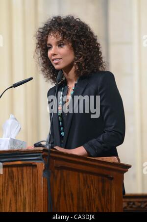 Alicia Keys di presenze per Harold B. Jackson Memorial Service, la Chiesa Riverside, New York, NY Maggio 31, 2012. Foto di: Derek Storm/Everett Collection Foto Stock