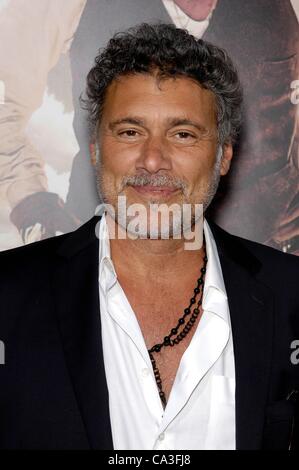 Steven Bauer all'arrivo per la maggiore gloria di Premiere, Samuel Goldwyn Theatre al AMPAS, New York, NY Maggio 31, 2012. Foto Da: Michael Germana/Everett Collection Foto Stock