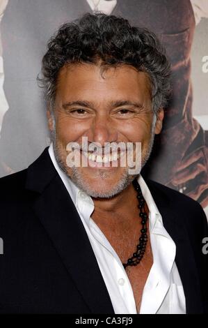 Steven Bauer all'arrivo per la maggiore gloria di Premiere, Samuel Goldwyn Theatre al AMPAS, New York, NY Maggio 31, 2012. Foto Da: Michael Germana/Everett Collection Foto Stock