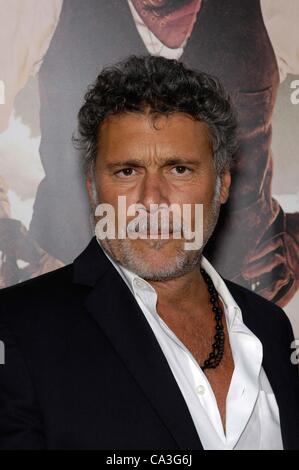 1 giugno 2012 - Hollywood, California, Stati Uniti - Steven Bauer durante la premiere del nuovo film da Arc Entertainment per la maggiore gloria, svoltasi presso l'Accademia delle Arti e delle scienze cinematografiche Samuel Goldwyn Theatre, il 31 maggio 2012, a Beverly Hills, la California.(Immagine di credito: Â© Michael Germana/Glo Foto Stock