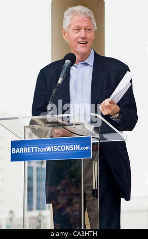 Giugno 01, 2012 - Milwaukee, WI, Stati Uniti d'America - il presidente Bill Clinton di monconi di Milwaukee Mayor Tom Barrett nel runup al richiamo gubernatorial elezioni del 5 giugno. Foto Stock