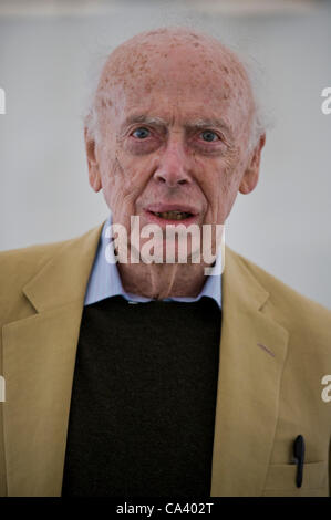 James Watson, co-scopritore della struttura del DNA nel 1953, raffigurato al Telegrafo Festival di Fieno Hay-on-Wye, Powys, Wales, Regno Unito Foto Stock
