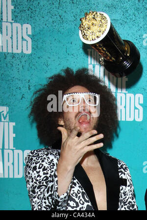 3 giugno 2012 - Los Angeles, California, Stati Uniti - Rosso Foo e cielo blu di LMFAO. MTV Movie Awards 2012 - Sala stampa il 3 giugno 2012 a Gibson anfiteatro,Città Universale,STATI UNITI D'AMERICA.(Immagine di credito: Â© TLeopold/Globe foto/ZUMAPRESS.com) Foto Stock