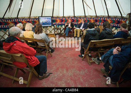 Discussione durante la HowTheLightGetsIn, la filosofia e la musica festival al mondo con Fieno Hay-on-Wye, Powys, Wales, Regno Unito. Credito: Jeff Morgan / Alamy Live News Foto Stock