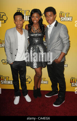 5 giugno 2012 - Los Angeles, California, Stati Uniti - Tyler James Williams, Coco Jones, Trevor Jackson frequentando il Los Angeles Premiere di ''lasciarlo brillare" tenutosi presso la Directors Guild of America in Hollywood, la California il 5 giugno 2012. 2012(Immagine di credito: Â© D. lunga/Globe foto/ZUMAPRESS.com) Foto Stock