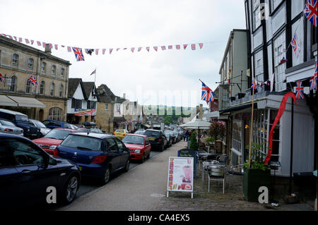 BURFORD, OXFORDSHIRE, Regno Unito, 5 giugno 2012. Il cotswold città di Burford decorate in celebrazione del Queen Elizabeth II GIUBILEO di diamante. Foto Stock