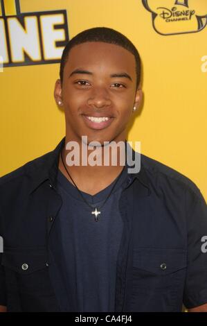 Algee Smith presso gli arrivi per lasciarlo brillare Premiere, Directors Guild of America (DGA) teatro, Los Angeles, CA Giugno 5, 2012. Foto di: Dee Cercone/Everett Collection Foto Stock