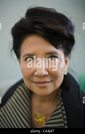 Jung Chang autore raffigurato all'Telegraph Hay Festival 2012, Hay-on-Wye, Powys, Wales, Regno Unito Foto Stock