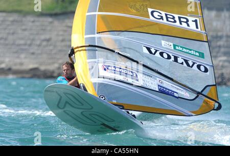 Nick Dempsey GB raccolto una medaglia di bronzo. Vela per la medaglia d'oro le gare a Portland nel Dorset, Regno Unito Foto di: Dorset Servizio media Foto Stock