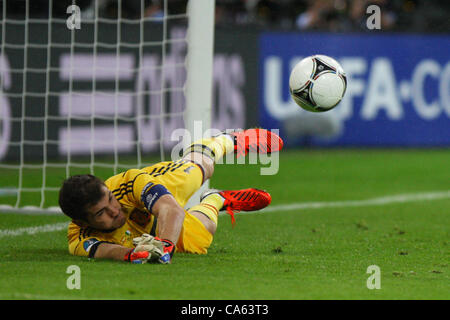 14.06.2012, Gdansk, Polonia. EURO 2012 di calcio, Campionato Europeo, SPAGNA CONTRO IRLANDA Iker CASILLAS (ESP) rende un basso salva earlu nel primo semestre Foto Stock