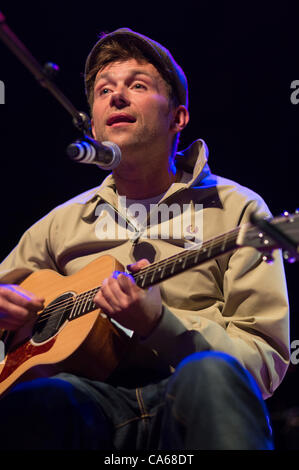 Damon Albarn da BLur in esecuzione al poema 2012 Olimpiadi di poesia, Queen Elizabeth Hall Foto Stock