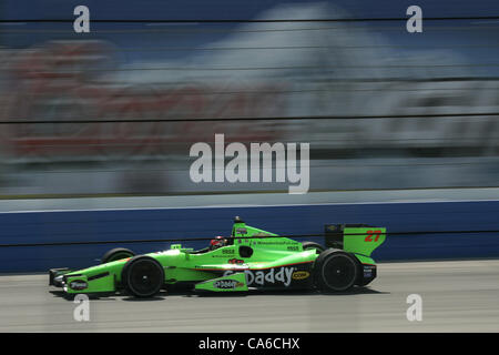 Giugno 15, 2012 - Milwaukee, Wisconsin, Stati Uniti - IZOD Indycar Series, Milwaukee IndyFest, Milwaukee, WI, 15-16 giugno 2012, JAMES HINCHCLIFFE, Andretti Autosport. (Credito Immagine: © Ron Bijlsma/ZUMAPRESS.com) Foto Stock