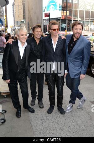 Duran Duran, Nick Rhodes e Roger Taylor, John Taylor, Simon LeBon fuori e circa per celebrità CANDIDS - MON, , New York, NY Giugno 18, 2012. Foto di: Derek Storm/Everett Collection Foto Stock