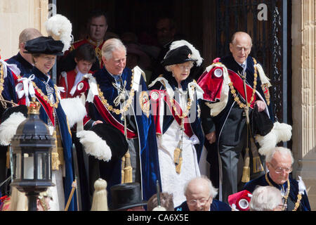 La principessa Royal, Principe di Galles, Sua Maestà la Regina Elisabetta II e il Duca di Edimburgo, giarrettiera Windsor il giorno 18 giugno 2012. PER0180 Foto Stock