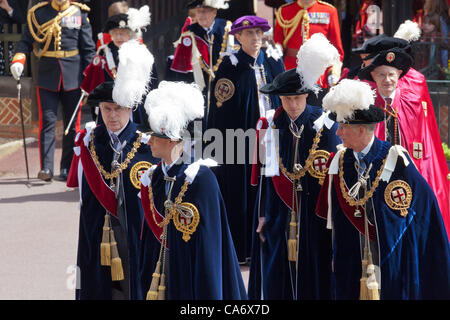 Il principe Andréj, Prince Edward, il principe William e il Principe Carlo a Garter giorno Windsor 18 Giugno 2012. PER0175 Foto Stock