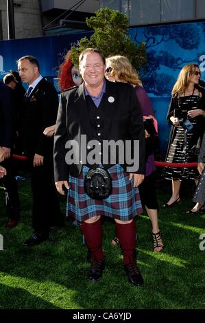 Stati Uniti d'America. John Lasseter presso gli arrivi per Brave Premiere presso il Los Angeles Film Festival (LAFF), il Teatro Dolby, Los Angeles, CA 18 Giugno 2012. Foto Da: Michael Germana/Everett Collection Foto Stock