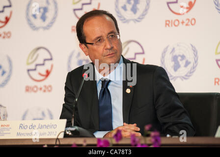 Il Presidente francese François Hollande dà una conferenza stampa in occasione della conferenza delle Nazioni Unite sullo Sviluppo Sostenibile (Rio+20), Rio de Janeiro, Brasile, 20 giugno 2012. Foto © Sue Cunningham. Foto Stock