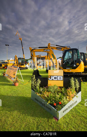 Lincolnshire Eventi Centro, REGNO UNITO, 20 giugno 2012. Uno dei cavalletti agricoli al mattino presto prima che la folla arriva il giorno di apertura del 2012 Lincolnshire Visualizza Foto Stock