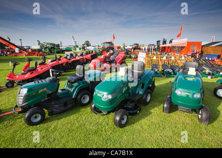 Lincolnshire Eventi Centro, REGNO UNITO, 20 giugno 2012. Uno dei cavalletti agricoli al mattino presto prima che la folla arriva il giorno di apertura del 2012 Lincolnshire Visualizza Foto Stock