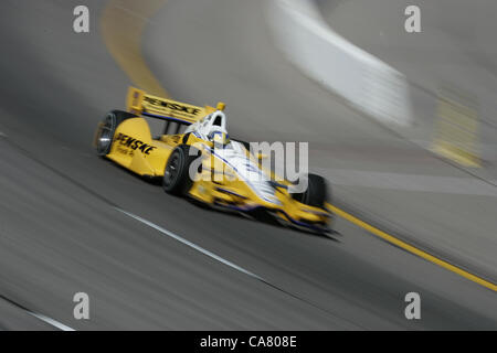 Giugno 22, 2012 - Newton, Iowa, U.S - IZOD Indycar Series, Iowa Corn 250, Newton, IA, Giugno 22-23 2012, Helio Castroneves, Team Penske. (Credito Immagine: © Ron Bijlsma/ZUMAPRESS.com) Foto Stock