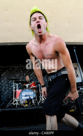 Giugno 23, 2012 - Pomona, California, Stati Uniti d'America - musicista-MATT TOKA, suonare dal vivo presso il Van's Warped Tour 2012, Pomona Fairgrounds, Pomona, California, USA, Giugno 22, 2012...immagine credito cr Scott Mitchell/ZUMA premere (credito Immagine: © Scott Mitchell/ZUMAPRESS.com) Foto Stock