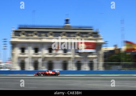 European Grand Prix - Formula Uno - F1 - Valencia, Spagna - 24/06/2012 - domenica Gara - Fernando Alonso dalla Ferrari, contro un edificio classico da Valencia, 'la antigua lonja del pescado' Foto Stock