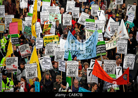 Londra, Regno Unito. 3 Dic 2011. Giornata di azione globale sui cambiamenti climatici, dimostrazione di giustizia climatica a Londra. Foto Stock