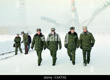 Il presidente della Russia Vladimir Putin (2-nd a sinistra) e il ministro della Difesa della Federazione Russa Sergey Ivanov (3-rd a sinistra) a Baikonur in Plesetsk. (Credito Immagine: © PhotoXpress/ZUMA Premere) Restrizioni: Nord e Sud America diritti solo! Foto Stock