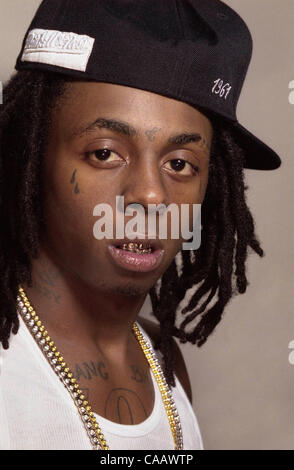 Oct 01, 2002 - Miami, FL, Stati Uniti d'America - ESCLUSIVO! Dwayne Michael Carter Jr , meglio noto come Lil' Wayne, è un americano, Grammy-nominato rapper, ed è noto come il presidente del New Orleans-basa etichetta di denaro contante record e il CEO di giovani di intrattenimento di denaro. Foto di ottobre 2002 nel sud della Florida. Foto Stock