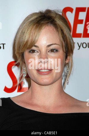 Apr 28, 2004 - Hollywood, California, Stati Uniti d'America - Chandra West in auto rivista annuale "Hollywood ottenere sano' problema partito. Foto Stock