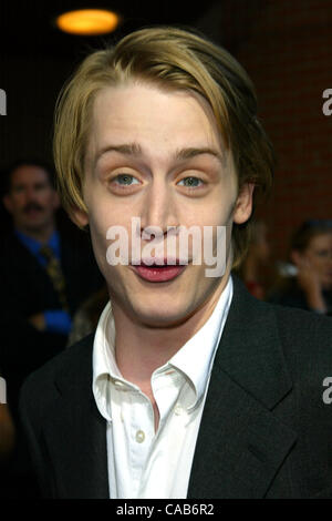 Maggio 13, 2004; Westwood, CALIFORNIA, STATI UNITI D'AMERICA; (File foto: 2004-05-13) attore MACAULAY CULKIN al 'salvato' LA Premiere detenute a Mann Teatro Nazionale. Attore MACAULAY CULKIN è stata data una frase differito, dopo la supplica colpevole di reato accusa di possesso di farmaci senza prescrizione medica Foto Stock