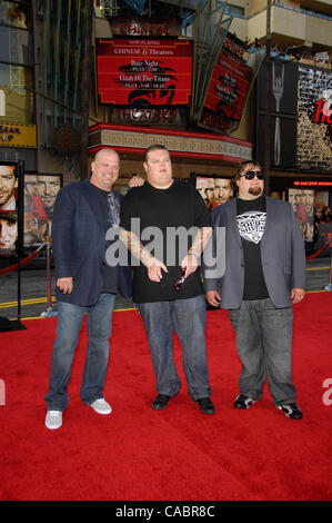 Giugno 03, 2010 - Hollywood, California, Stati Uniti - Rick Harrison, Corey Harrison e Austin Chumlee Russell durante la premiere del nuovo film dal ventesimo secolo Fox la UN-TEAM, tenutasi al Grauman's Chinese Theater, il 3 giugno 2010 a Los Angeles. 2010.K65126MGE(Immagine di credito: Â© Michael Germana/Globe Pho Foto Stock