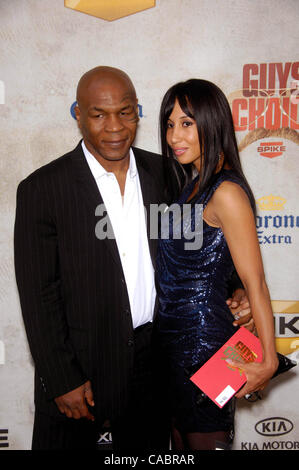 Giugno 05, 2010 - Hollywood, California, Stati Uniti - Mike Tyson e Lakiha Spicer durante Spike TV quarto Annual GUYS Choice awards, tenutasi presso Sony Studios, il 5 giugno 2010, nella città di Culver, California.. 2010.K65130MGE(Immagine di credito: Â© Michael Germana Globo/foto/ZUMApress.com) Foto Stock