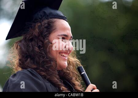 Agosto 03, 2010 - Boston, Massachusetts, STATI UNITI - MARIA PENICHE, 19, informa il pubblico all'Università di sogno teach-in circa le sue lotte e obiettivi undocmented studente al piede del Massachusetts State House. Peniche, che chiama se stessa un 'Dream studente,' è attualmente iscritti al Pine Manor Foto Stock