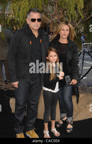 Sett. 19, 2010 - Hollywood, California, Stati Uniti - Anthony la paglia, Bridget La Paglia e gia Carides durante la premiere del nuovo film della Warner Bros Foto leggenda dei guardiani: i gufi di GA'HOOLE, tenutasi al Grauman's Chinese Theater, il 19 settembre 2010 a Los Angeles. 2010......K659 Foto Stock