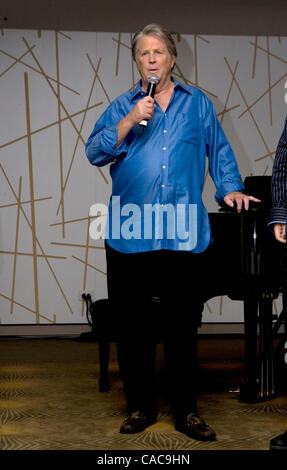 Aug 05, 2010 - Los Angeles, California, Stati Uniti - Artista Brian Wilson promuove il suo nuovo album con la Disney record "Reimagines Gershwin' a Los Angeles. (Credito Immagine: © Brian Lowe/ZUMApress.com) Foto Stock