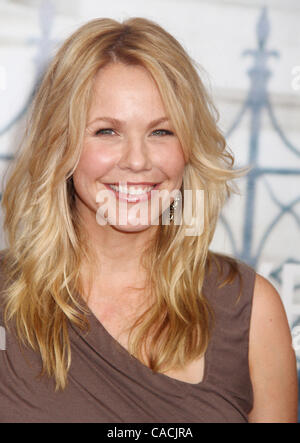 Il 10 agosto 2010 - New York New York, Stati Uniti - Attrice ANDREA ROTH assiste il New York premiere di " mangiare pregare l'amore" tenutasi presso il Teatro Ziegfeld. (Credito Immagine: © Nancy Kaszerman/ZUMApress.com) Foto Stock