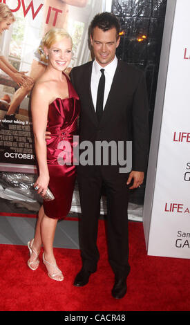 Sett. 30, 2010 - New York New York, Stati Uniti - Attrice Katherine Heigl e attore Josh Duhamel frequentare la New York premiere di 'la vita come la conosciamo noi" tenutasi presso il Teatro Ziegfield. (Credito Immagine: © Nancy Kaszerman/ZUMApress.com) Foto Stock