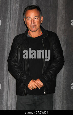 Sett. 14, 2010 - Toronto, ON, Canada - Bruce Springsteen alla premiere "La promessa: la realizzazione delle tenebre sul bordo della città' al Toronto International Film Festival (credito Immagine: © Dan Herrick/ZUMAPRESS.com) Foto Stock