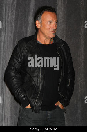 Sett. 14, 2010 - Toronto, ON, Canada - Bruce Springsteen alla premiere "La promessa: la realizzazione delle tenebre sul bordo della città' al Toronto International Film Festival (credito Immagine: © Dan Herrick/ZUMAPRESS.com) Foto Stock