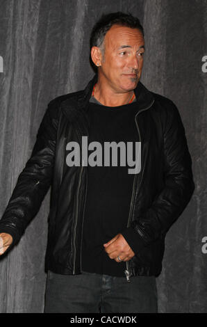 Sett. 14, 2010 - Toronto, ON, Canada - Bruce Springsteen alla premiere "La promessa: la realizzazione delle tenebre sul bordo della città' al Toronto International Film Festival (credito Immagine: © Dan Herrick/ZUMAPRESS.com) Foto Stock