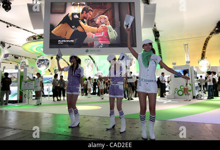 Sep 16, 2010 - Chiba, Giappone - Campagna ragazze stand presso il Sony Entertainment stand durante il Tokyo Game Show 2010 nella città di Chiba, Giappone. 194 le aziende e le organizzazioni che presentano i loro prodotti presso la mostra che si svolgerà fino al 19 settembre. (Credito Immagine: © Koichi Kamoshida/Jana/ZUMApress.com Foto Stock