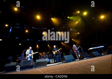 Luglio 22, 2010 - Nyon, Nyon, Svizzera - David Crosby, Stephen Stills e Graham Nash eseguire al Paleo Festival. (Credito Immagine: © Agron Dragaj/ZUMApress.com) Foto Stock