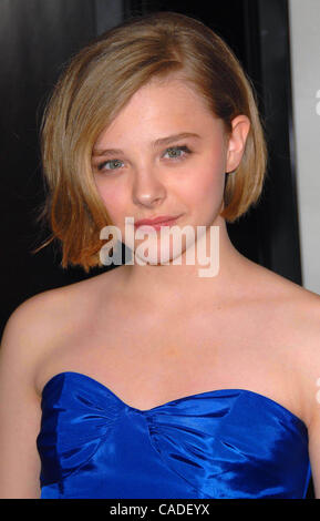 Sett. 27, 2010 - Hollywood, California, Stati Uniti - K65811SK.Los Angeles premiere di ''Permettetemi nell'' al Bruin Theatre di Westwood, CA 09-27-2010 2010.CHLOE MORETZ(Immagine di credito: Â© Scott Kirkland/Globe foto/ZUMApress.com) Foto Stock