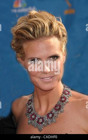 Il 29 agosto 2010 - Los Angeles, California, Stati Uniti d'America - 29 ago 2010 - Los Angeles, California, Stati Uniti d'America - Modello Heidi Klum presso la sessantaduesima Prime Time Emmy Awards che si è tenuto presso il Nokia Theatre di Los Angeles. (Credito Immagine: © Paul Fenton/ZUMApress.com) Foto Stock