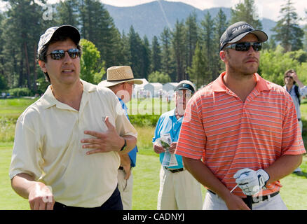 Luglio 16, 2010 - Stateline, Nevada, Stati Uniti d'America - RAY ROMANO e medaglia d'oro olimpica sciatore Bode Miller giocare nella ventunesima edizione del secolo americano campionati a Edgewood Tahoe Campo da Golf. Offrendo un totale di portamonete di 600.000 dollari, il fatto-per-tv ACC, proprietà e trasmessa dalla NBC Sports, è il mondo del pr Foto Stock