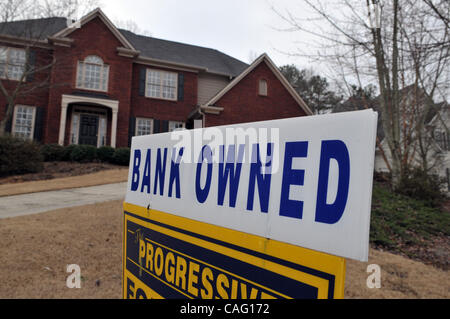 Feb 24, 2008 - Cantone, Georgia, Stati Uniti d'America - precluso, banca di proprietà home in costosi sobborgo nord di Atlanta. "La punta di un iceberg diventa più grande ogni settimana' dice uno Atlanta area investitore immobiliare del numero crescente di precluso case sul mercato. I numeri sono attesi a drammaticamente di sovratensioni Foto Stock