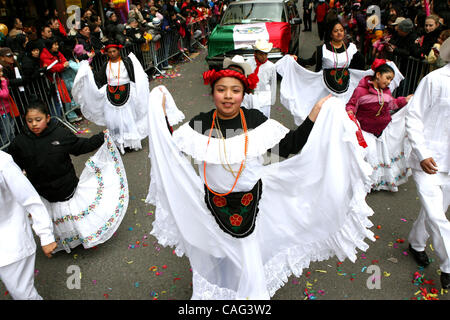 Anno Nuovo Cinese Parade lungo Mott St in Chinatown oggi il 10 febbraio, 2008. Foto Stock