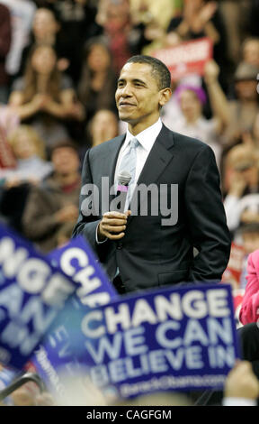 Barack Obama ha spazzato presidenziale democratico concorsi in tre stati di sabato, colpendo gli ultimi colpi in un ematoma avanti e indietro la battaglia con Hillary Clinton per la nomina del partito. Obama cruised alle vittorie decisive in Louisiana, Nebraska e Washington per acquisire lo slancio in un deadlock, stato Foto Stock