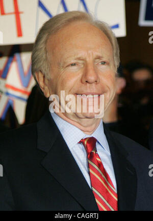 Feb 04, 2008 - New York, NY, STATI UNITI D'AMERICA - Il senatore Joe Lieberman supporta il candidato presidenziale repubblicano John Mccain a un aspetto della campagna svoltasi a Vanderbilt Hall presso la Grand Central Station. (Credito Immagine: © Nancy Kaszerman/ZUMA Press) Foto Stock